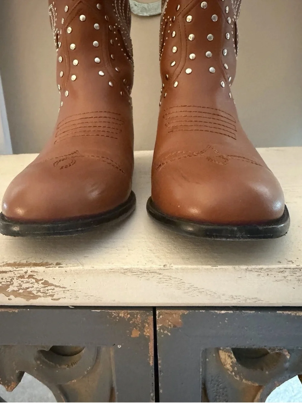Gucci women’s country cowboy stud boots logo women’s 10